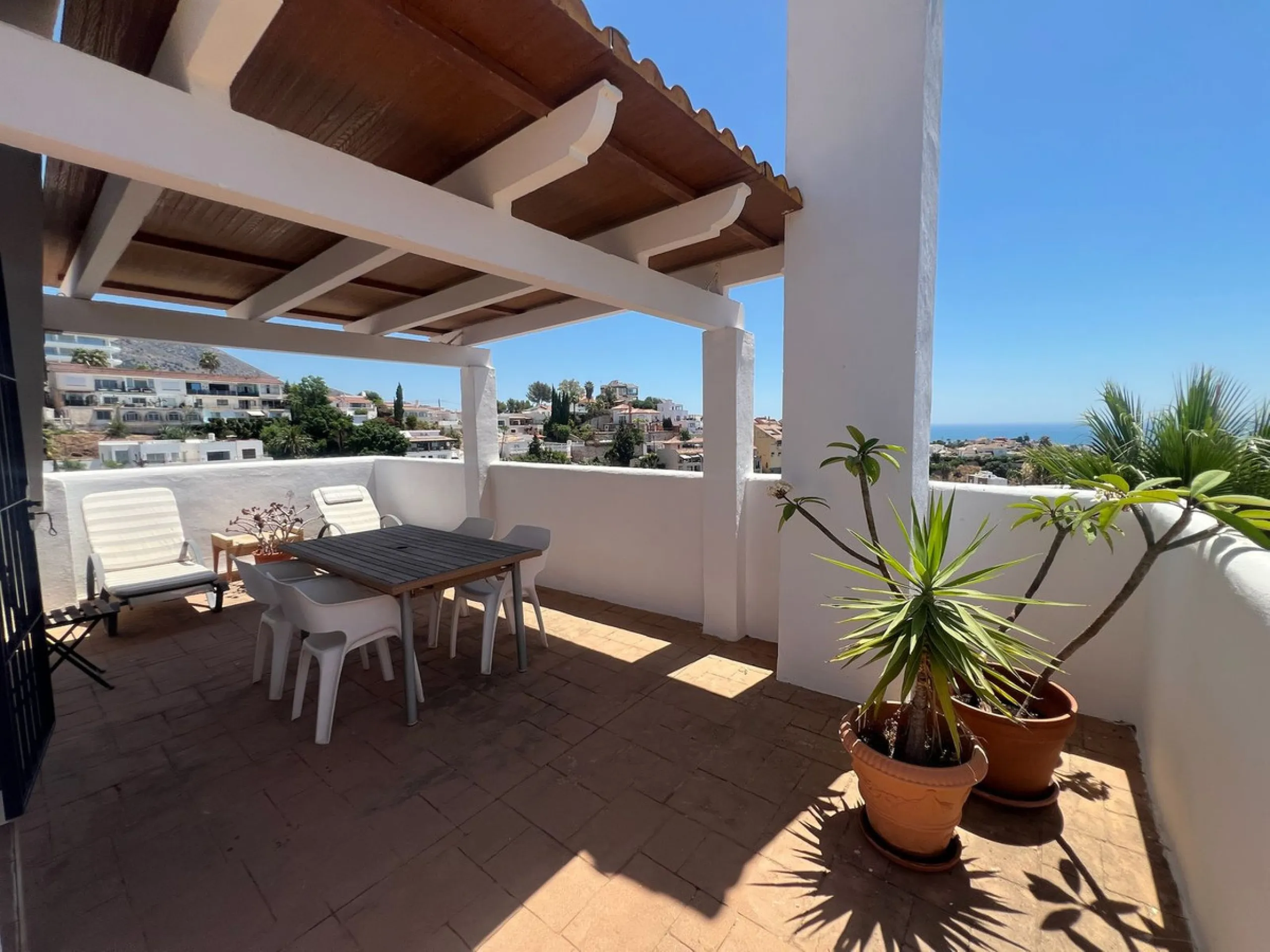 House - Semi-Detached House в продаже в Fuengirola, Málaga. В доме 3 спален и 4 ванных комнат. Площадь дома 150 м²