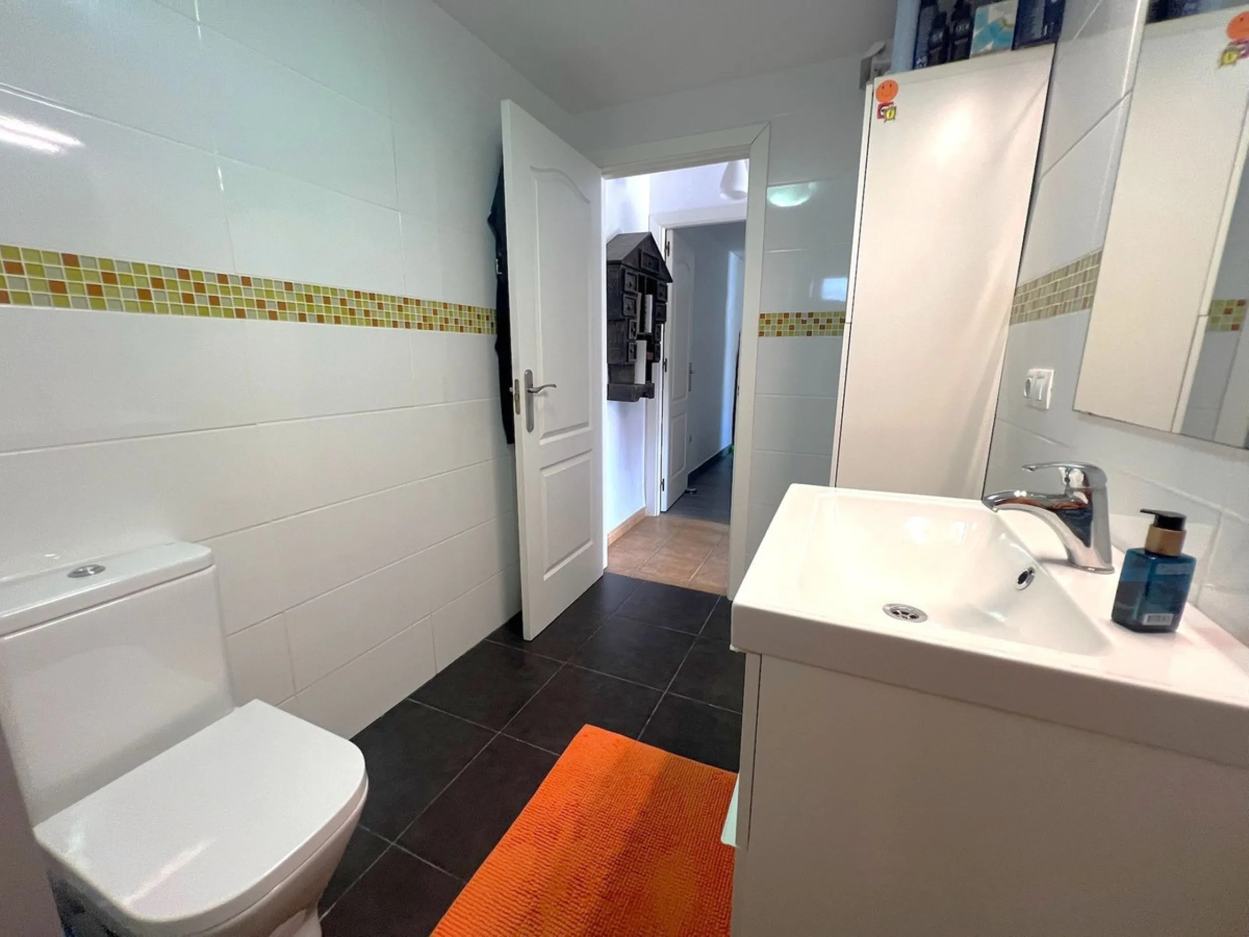 House - Semi-Detached House в продаже в Fuengirola, Málaga. В доме 3 спален и 4 ванных комнат. Площадь дома 150 м²