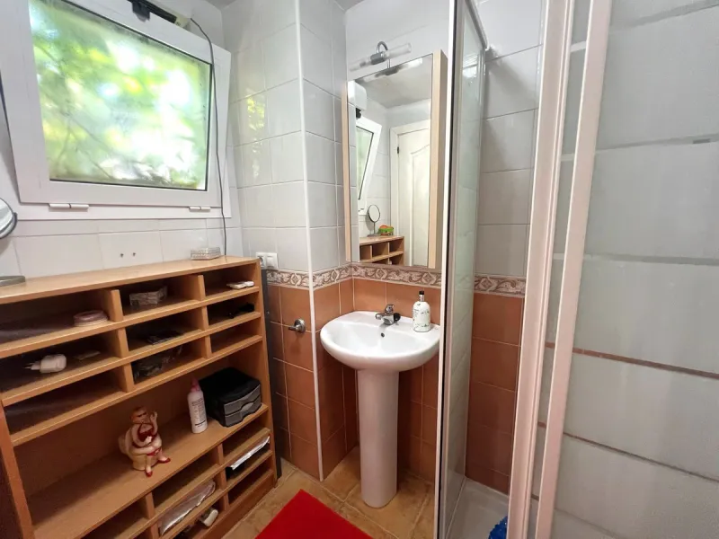 House - Semi-Detached House в продаже в Fuengirola, Málaga. В доме 3 спален и 4 ванных комнат. Площадь дома 150 м²