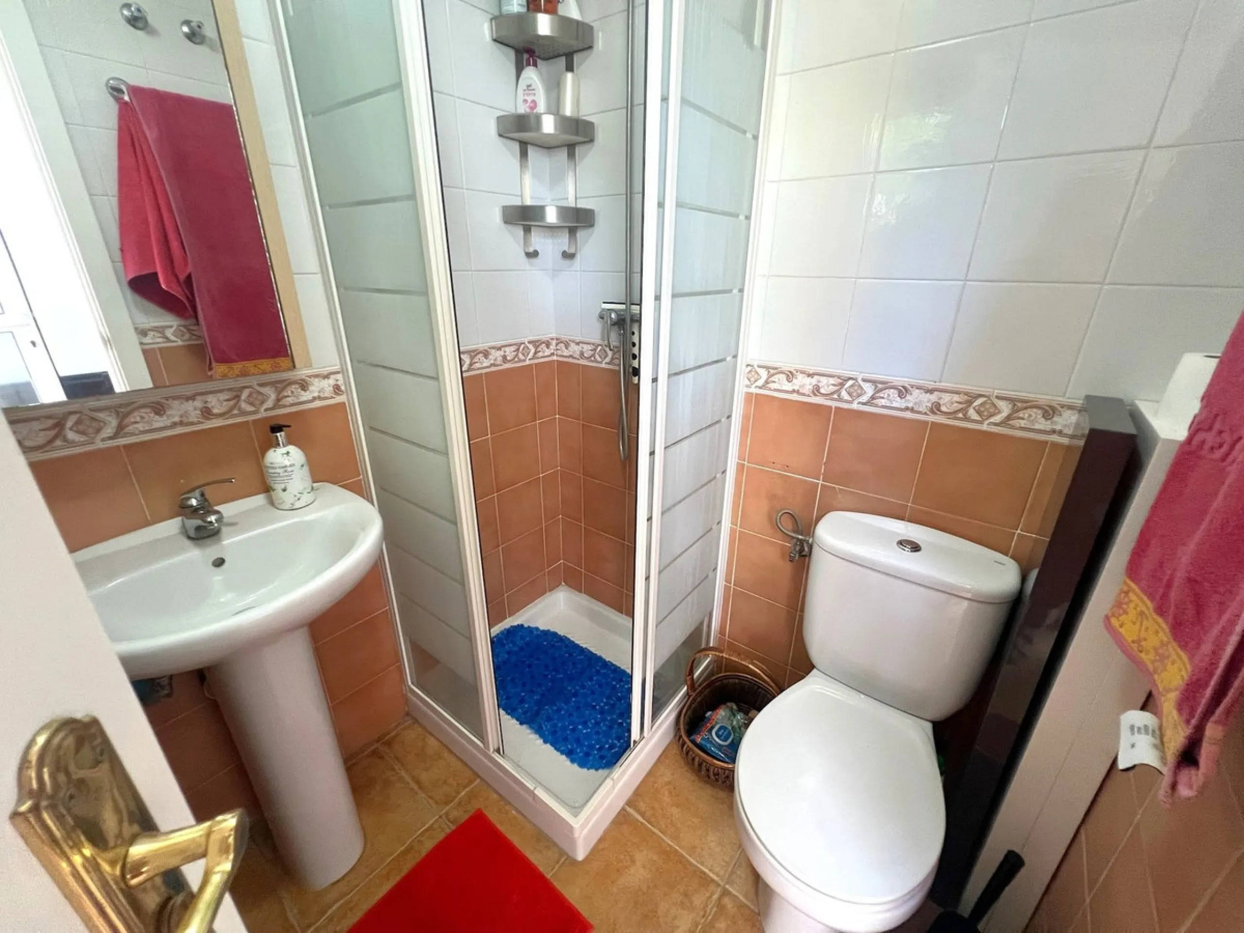 House - Semi-Detached House в продаже в Fuengirola, Málaga. В доме 3 спален и 4 ванных комнат. Площадь дома 150 м²