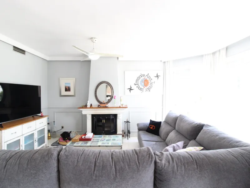 House - Townhouse в продаже в Marbella, Málaga. В доме 3 спален и 4 ванных комнат. Площадь дома 156 м²