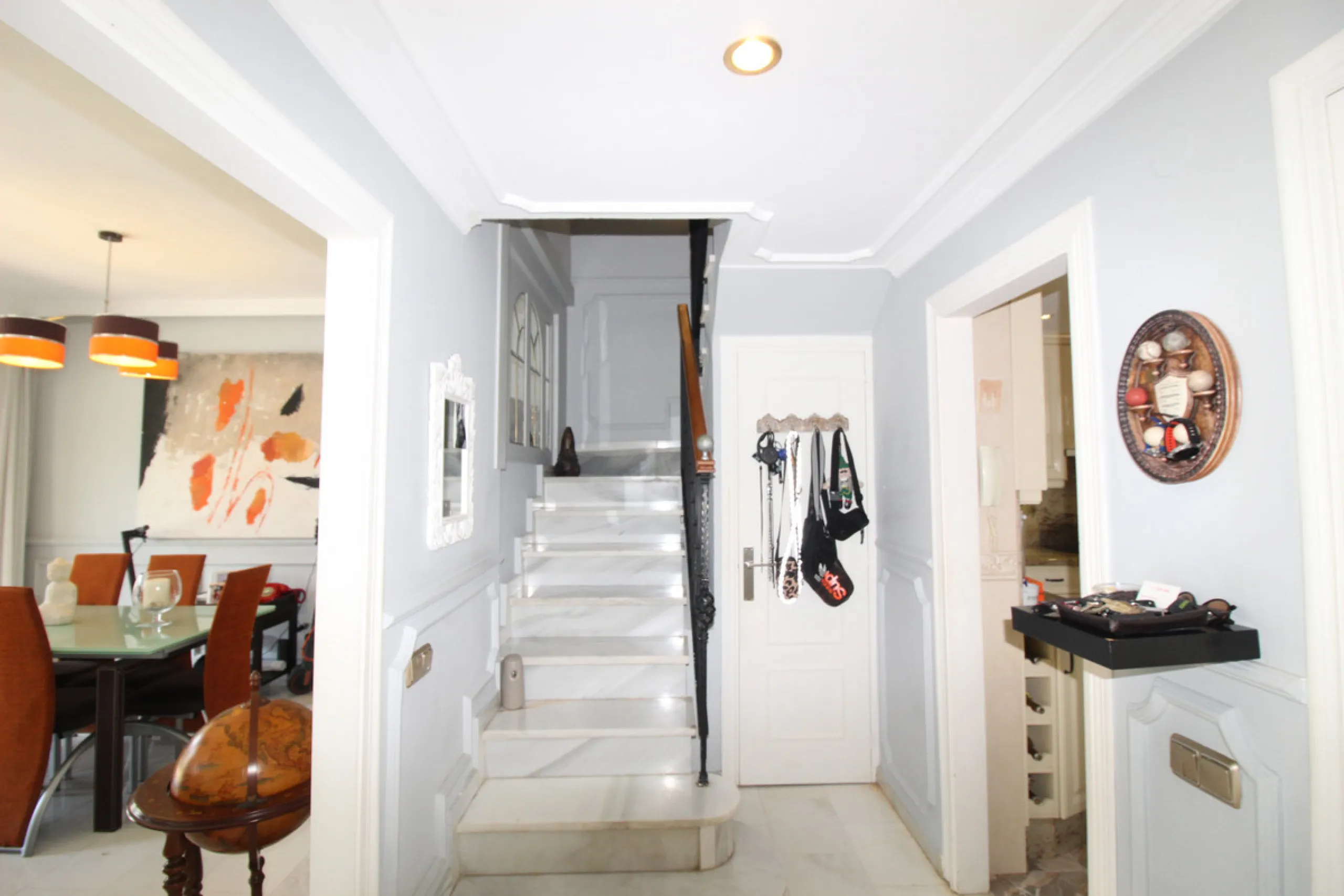 House - Townhouse в продаже в Marbella, Málaga. В доме 3 спален и 4 ванных комнат. Площадь дома 156 м²