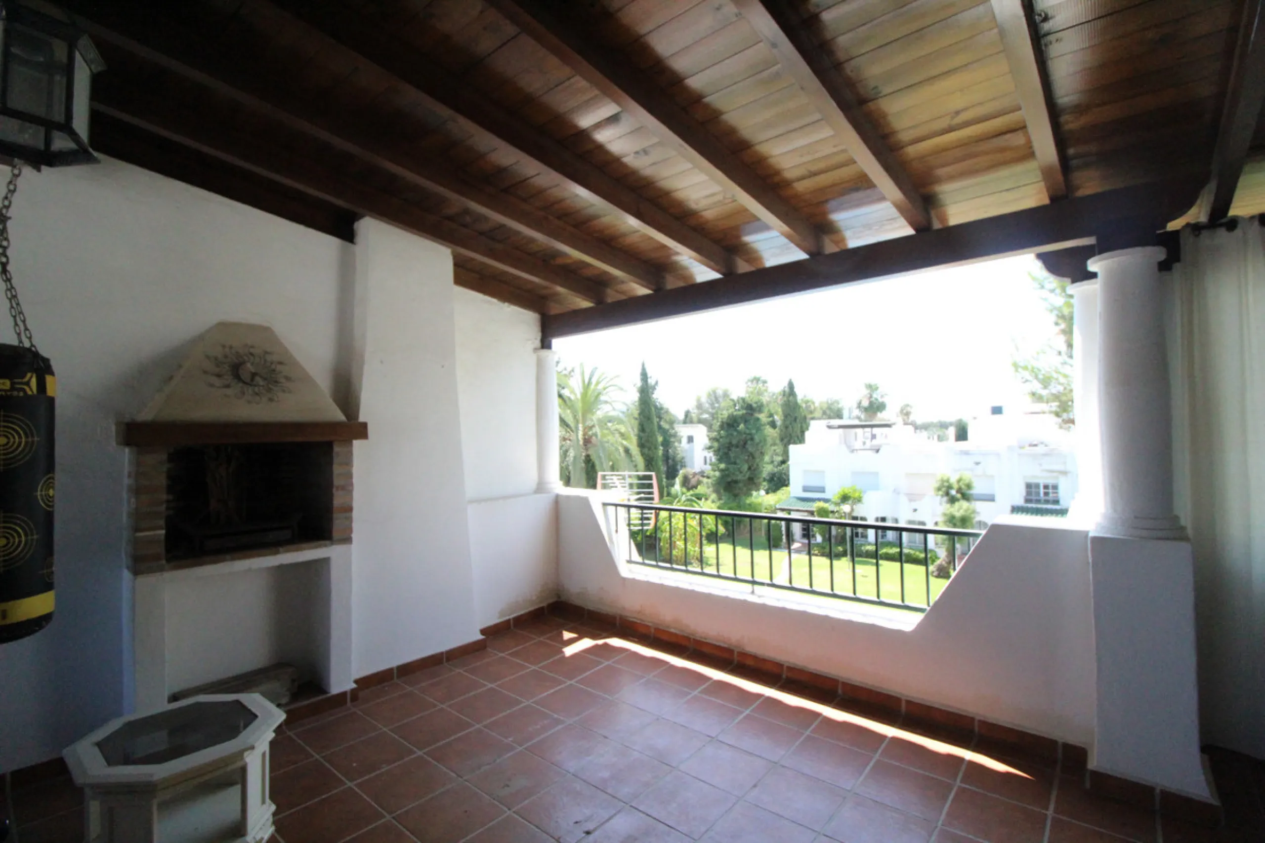 House - Townhouse в продаже в Marbella, Málaga. В доме 3 спален и 4 ванных комнат. Площадь дома 156 м²