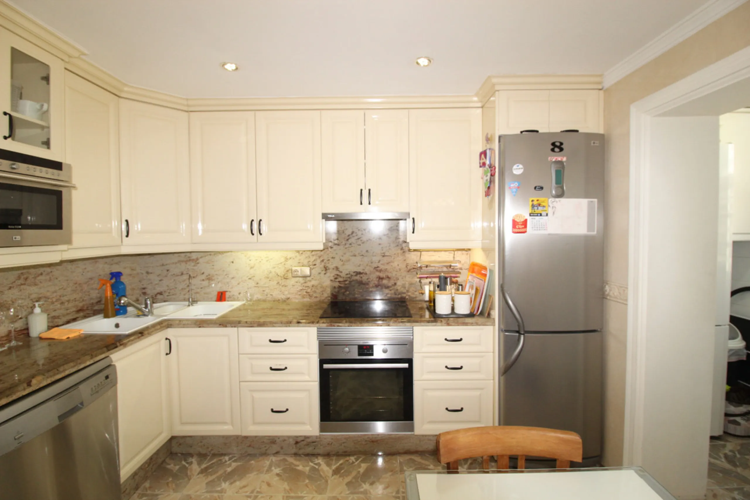 House - Townhouse в продаже в Marbella, Málaga. В доме 3 спален и 4 ванных комнат. Площадь дома 156 м²