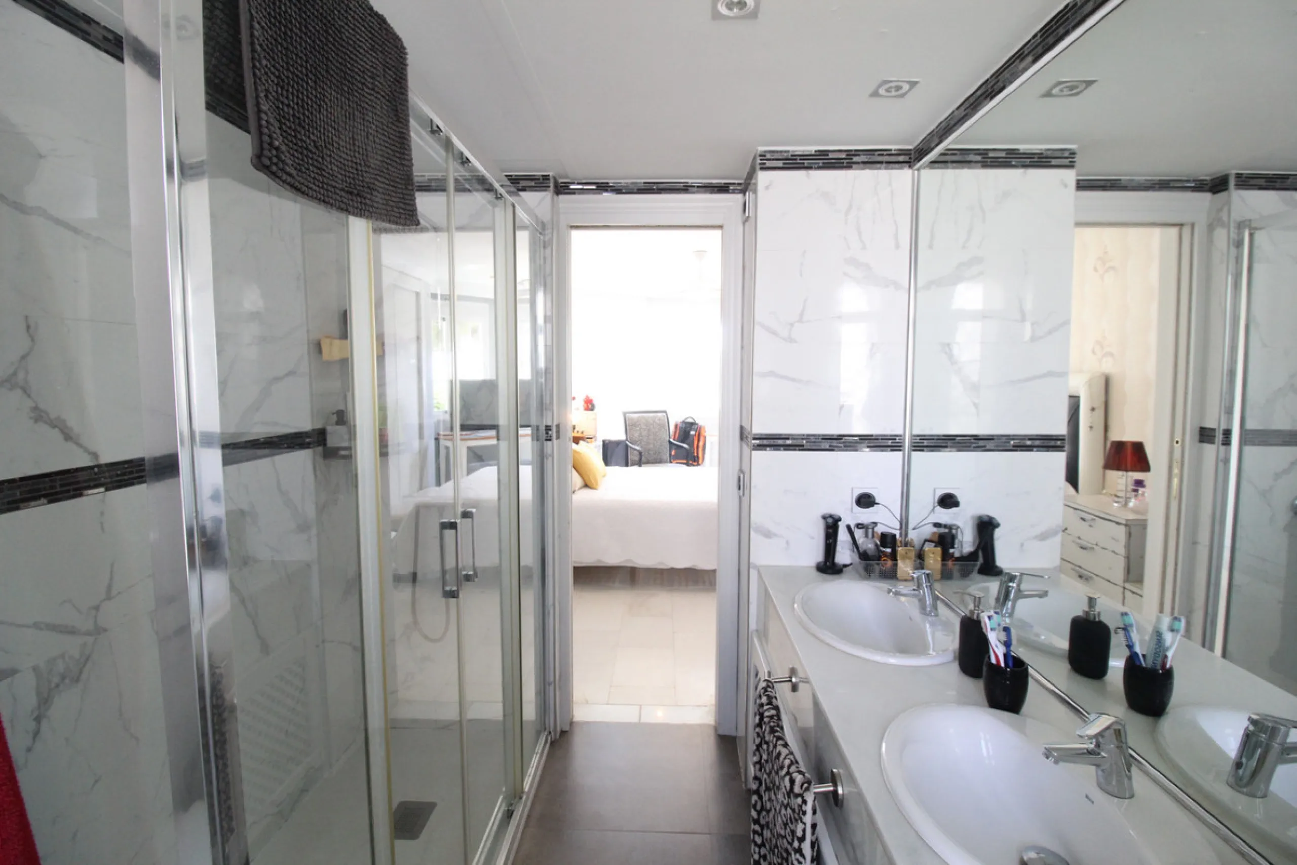 House - Townhouse в продаже в Marbella, Málaga. В доме 3 спален и 4 ванных комнат. Площадь дома 156 м²