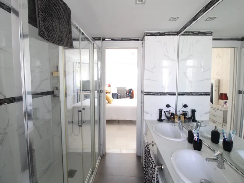 House - Townhouse в продаже в Marbella, Málaga. В доме 3 спален и 4 ванных комнат. Площадь дома 156 м²