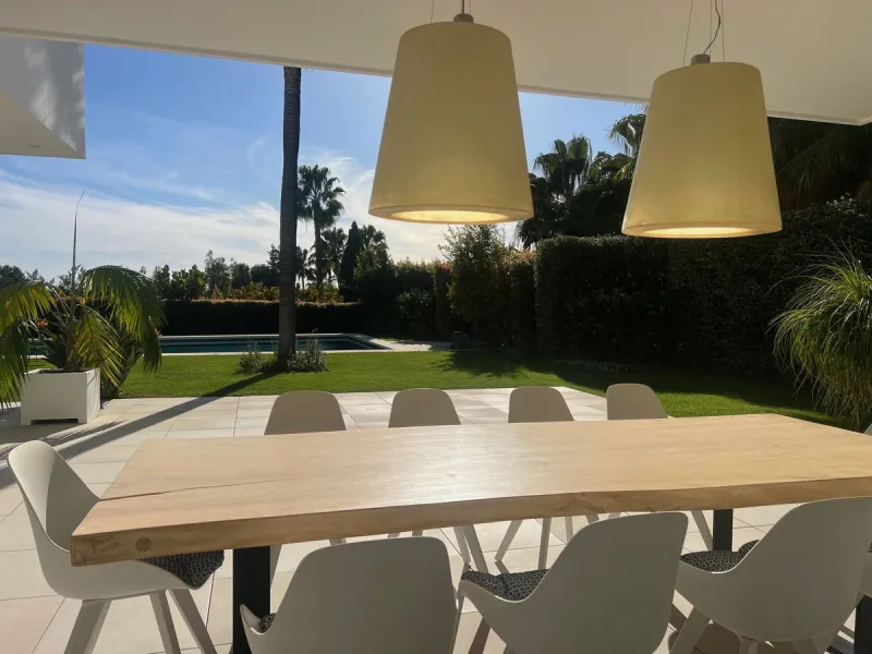 Villa in the golden mile area of Marbella, Malaga, is one of the most modern villa in the area with finished in 2023, the house has six bedrooms with four full bathrooms and a toilet, fully furnished and ready to live, has a garage for 3 cars and game roo