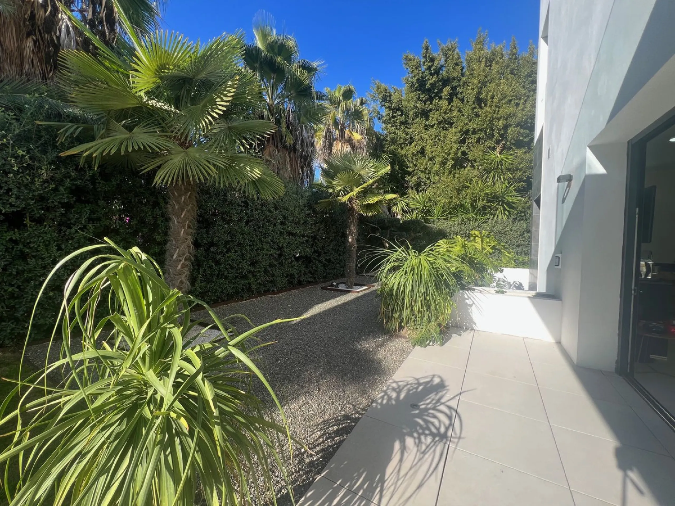 Villa in the golden mile area of Marbella, Malaga, is one of the most modern villa in the area with finished in 2023, the house has six bedrooms with four full bathrooms and a toilet, fully furnished and ready to live, has a garage for 3 cars and game roo