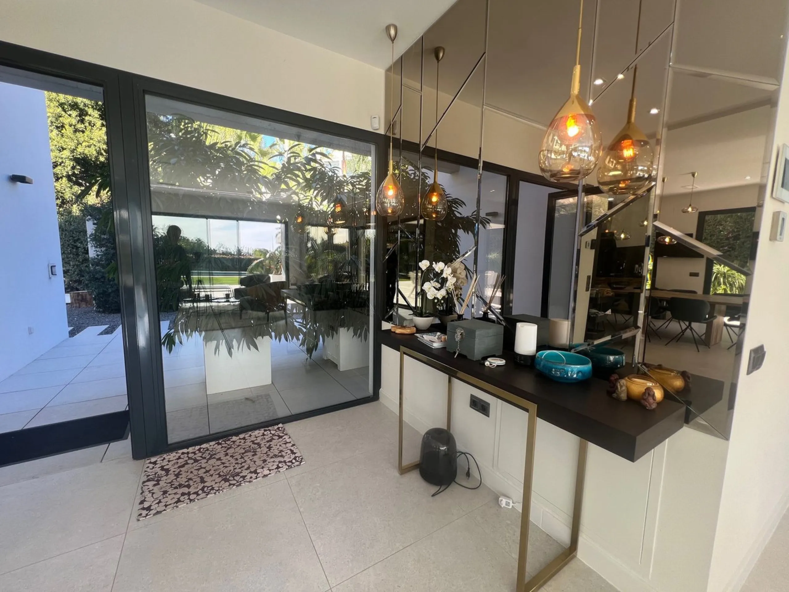Villa in the golden mile area of Marbella, Malaga, is one of the most modern villa in the area with finished in 2023, the house has six bedrooms with four full bathrooms and a toilet, fully furnished and ready to live, has a garage for 3 cars and game roo