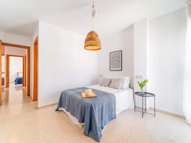 We present this fantastic top-floor apartment, fully exterior, standing out for its spaciousness, brightness, and beautiful open views.
