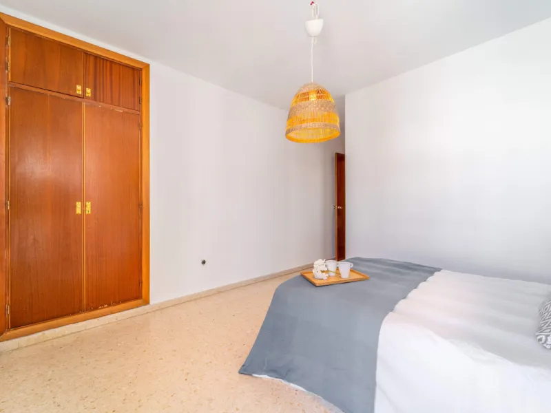 We present this fantastic top-floor apartment, fully exterior, standing out for its spaciousness, brightness, and beautiful open views.