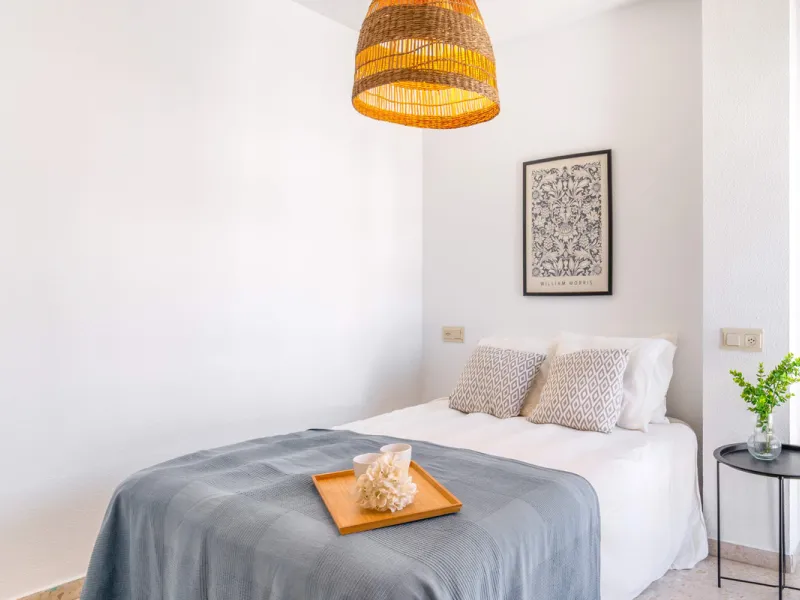 We present this fantastic top-floor apartment, fully exterior, standing out for its spaciousness, brightness, and beautiful open views.