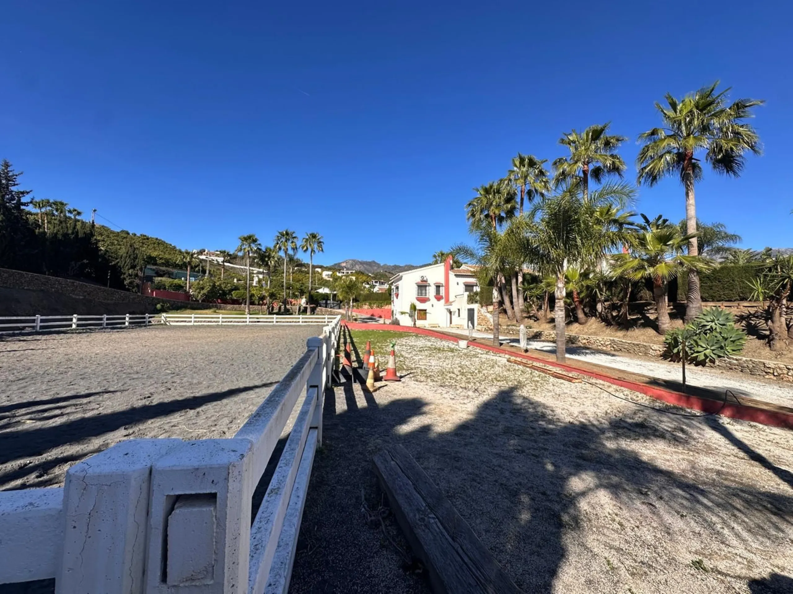 LIVE YOUR EQUESTRIAN DREAM IN THIS SPECTACULAR LUXURY FARMHOUSE!