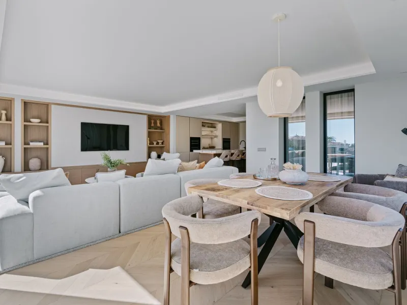Apartment Vista Lago — Completely renovated luxury 3-bedroom apartment with private pool, BBQ area, and lake & mountain views in Nueva Andalucía
