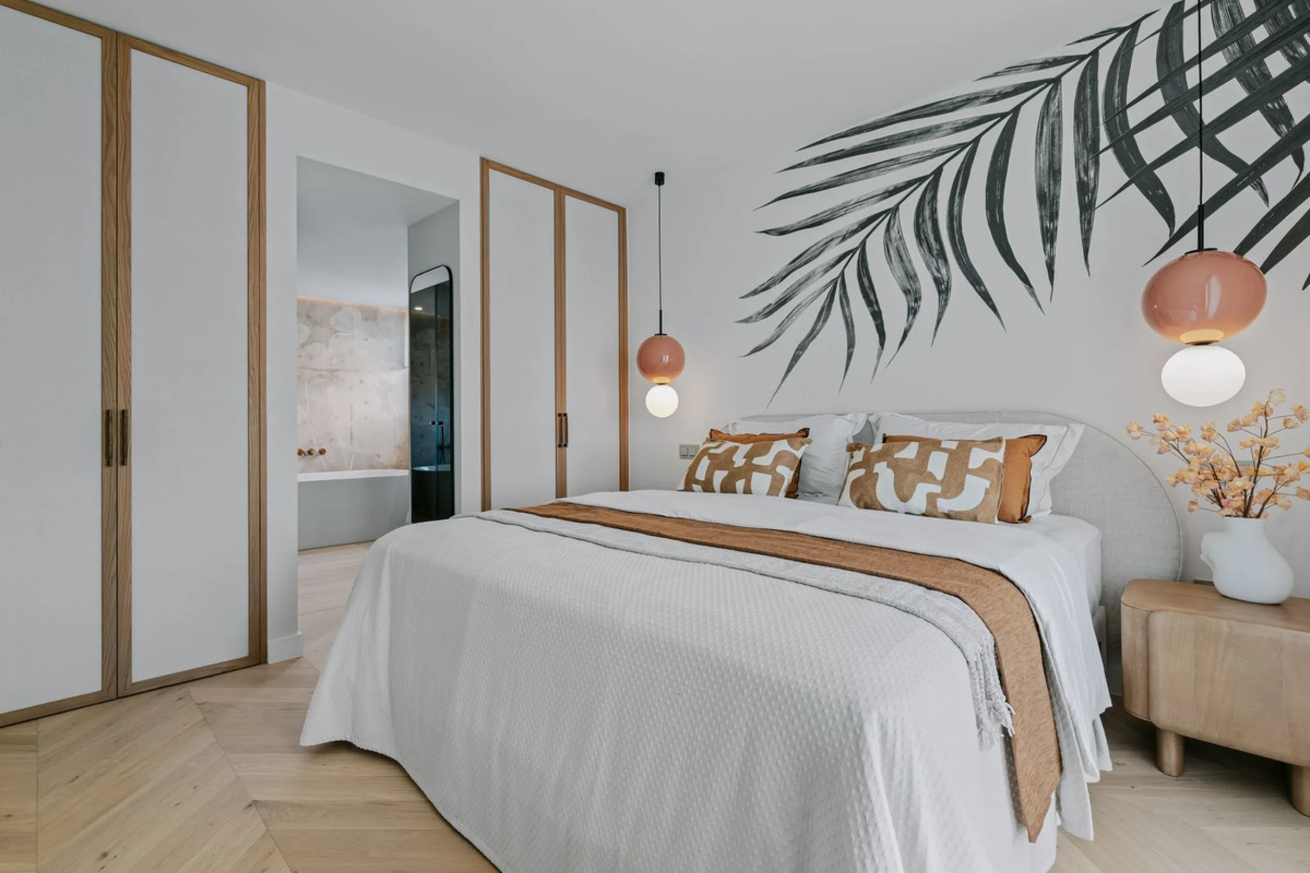Apartment Vista Lago — Completely renovated luxury 3-bedroom apartment with private pool, BBQ area, and lake & mountain views in Nueva Andalucía