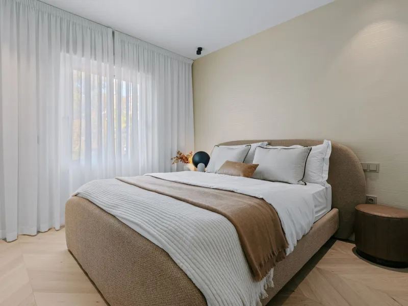Apartment Vista Lago — Completely renovated luxury 3-bedroom apartment with private pool, BBQ area, and lake & mountain views in Nueva Andalucía
