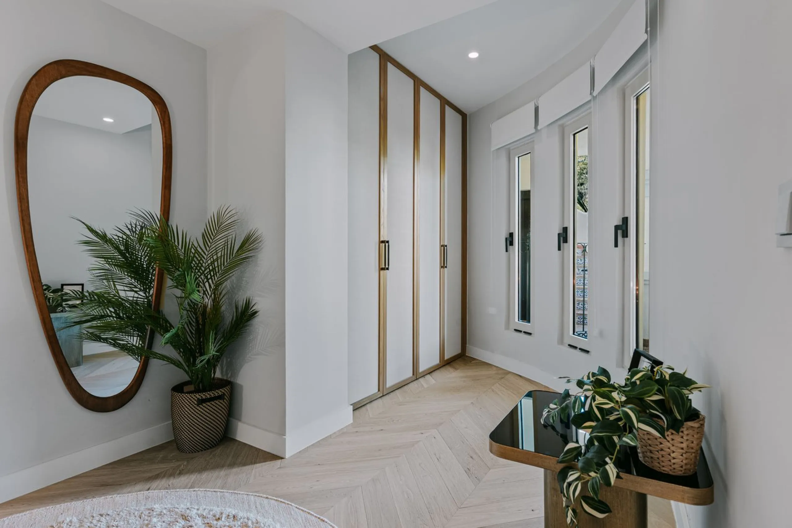 Apartment Vista Lago — Completely renovated luxury 3-bedroom apartment with private pool, BBQ area, and lake & mountain views in Nueva Andalucía
