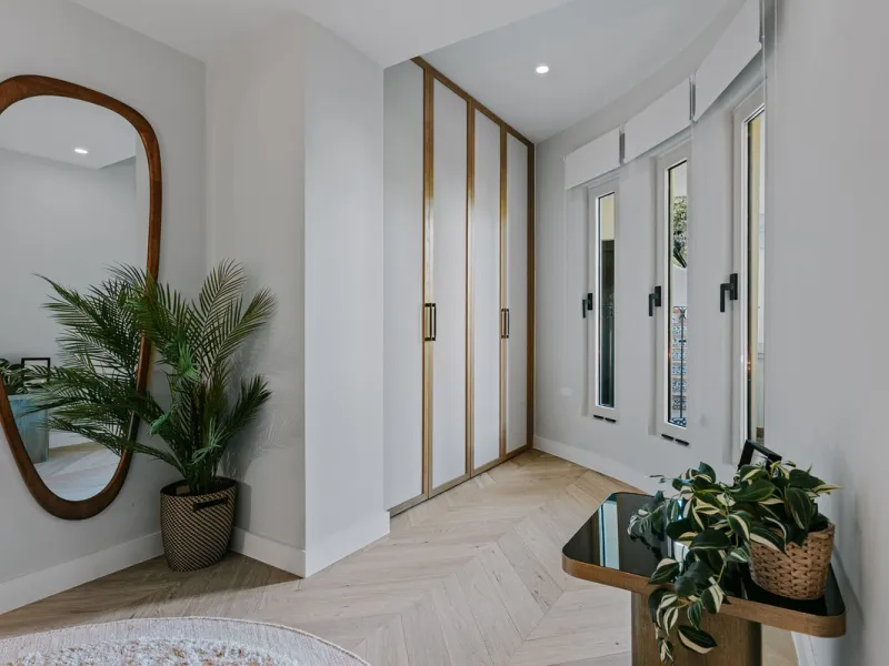 Apartment Vista Lago — Completely renovated luxury 3-bedroom apartment with private pool, BBQ area, and lake & mountain views in Nueva Andalucía