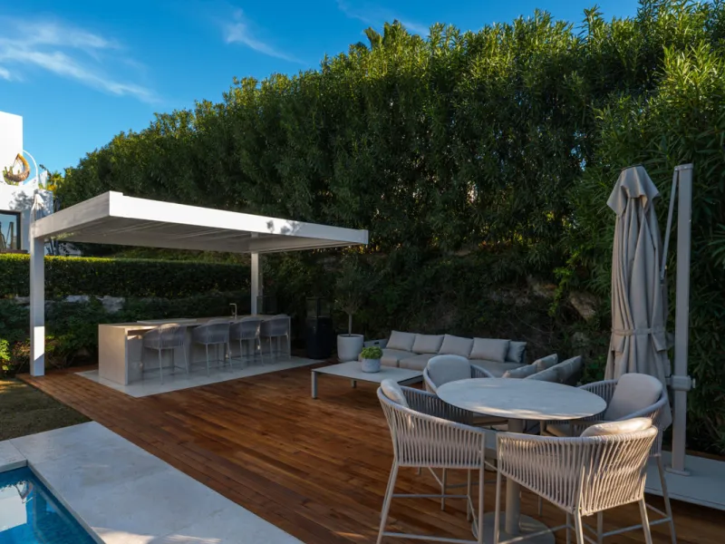 Set within the prestigious, fully gated Los Olivos community with 24/7 security, this contemporary villa sits on the largest plot in the development, offering unmatched privacy, space, and a prime location. Occupying a generous 1,351 m² plot, the property