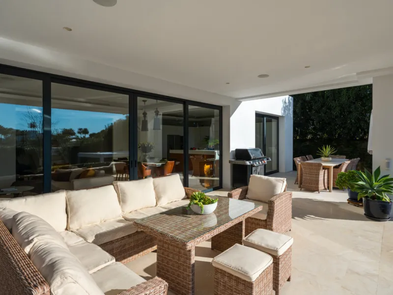 Set within the prestigious, fully gated Los Olivos community with 24/7 security, this contemporary villa sits on the largest plot in the development, offering unmatched privacy, space, and a prime location. Occupying a generous 1,351 m² plot, the property