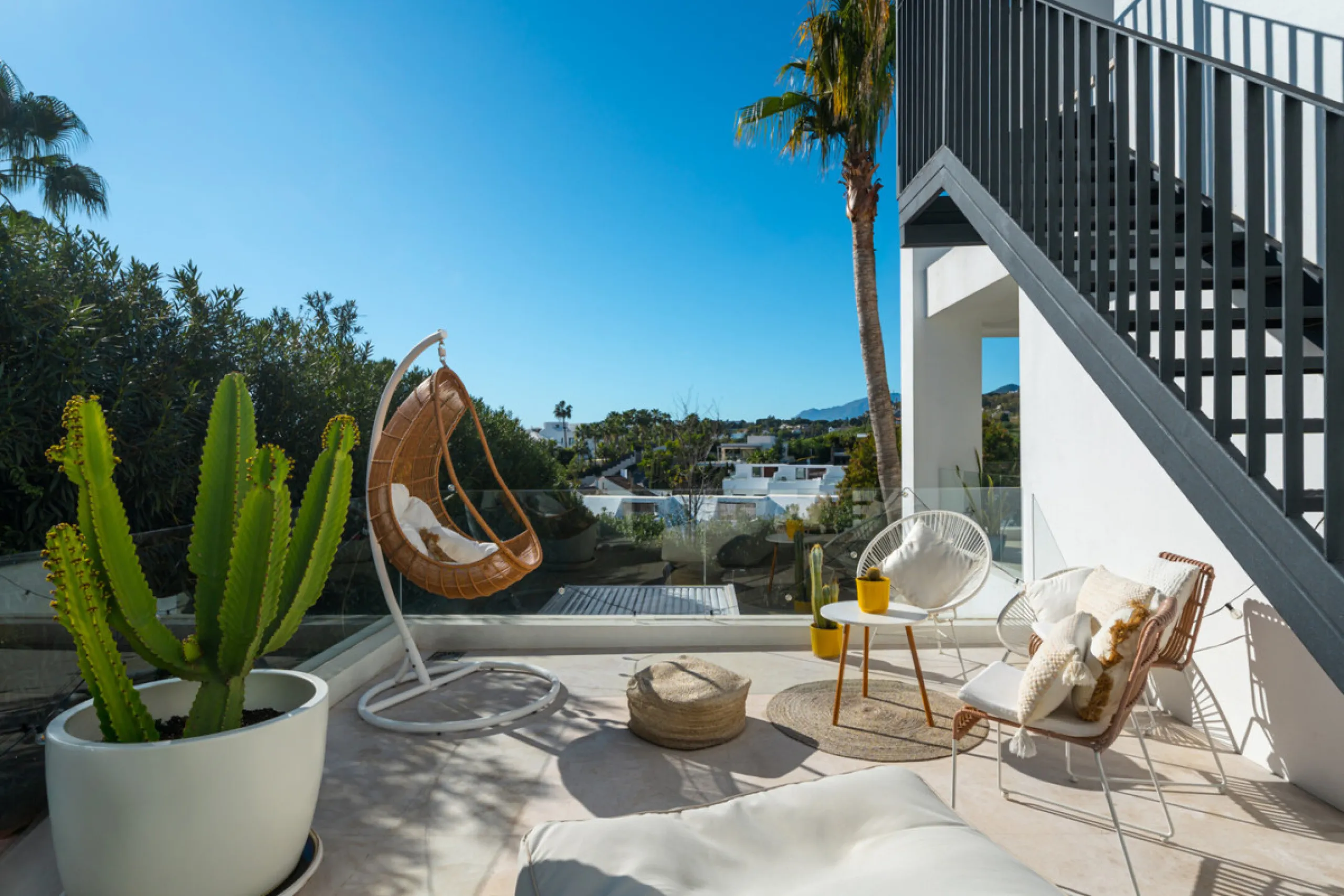 Set within the prestigious, fully gated Los Olivos community with 24/7 security, this contemporary villa sits on the largest plot in the development, offering unmatched privacy, space, and a prime location. Occupying a generous 1,351 m² plot, the property