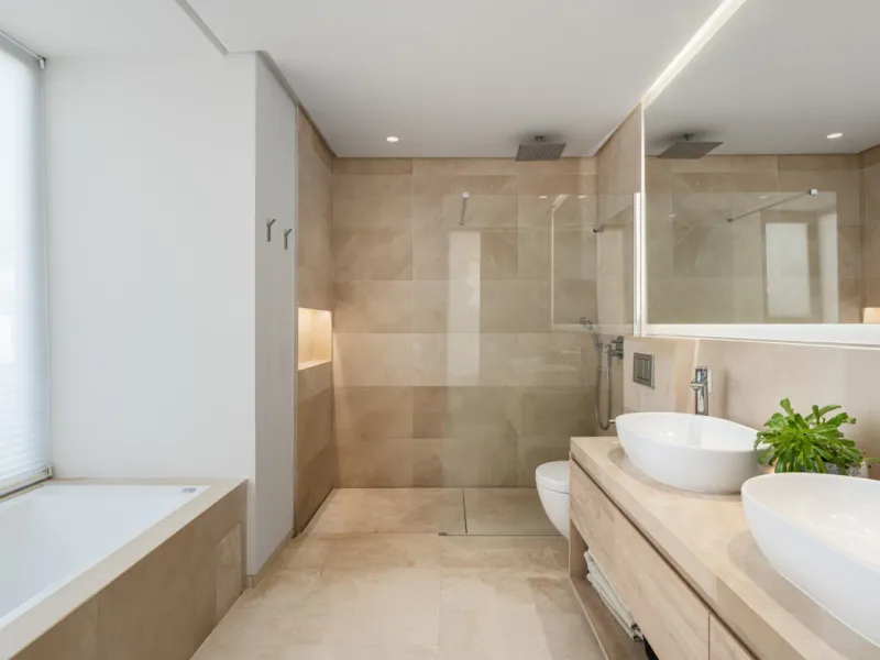 Set within the prestigious, fully gated Los Olivos community with 24/7 security, this contemporary villa sits on the largest plot in the development, offering unmatched privacy, space, and a prime location. Occupying a generous 1,351 m² plot, the property