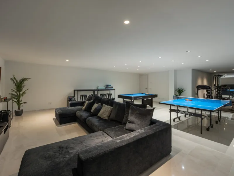 Set within the prestigious, fully gated Los Olivos community with 24/7 security, this contemporary villa sits on the largest plot in the development, offering unmatched privacy, space, and a prime location. Occupying a generous 1,351 m² plot, the property