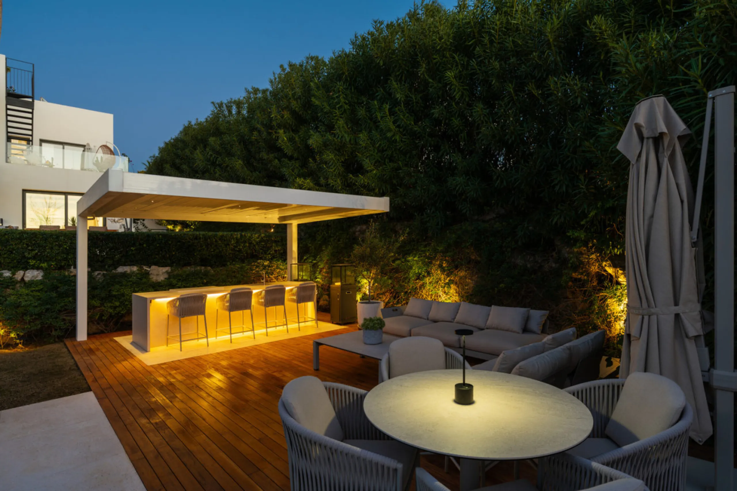 Set within the prestigious, fully gated Los Olivos community with 24/7 security, this contemporary villa sits on the largest plot in the development, offering unmatched privacy, space, and a prime location. Occupying a generous 1,351 m² plot, the property
