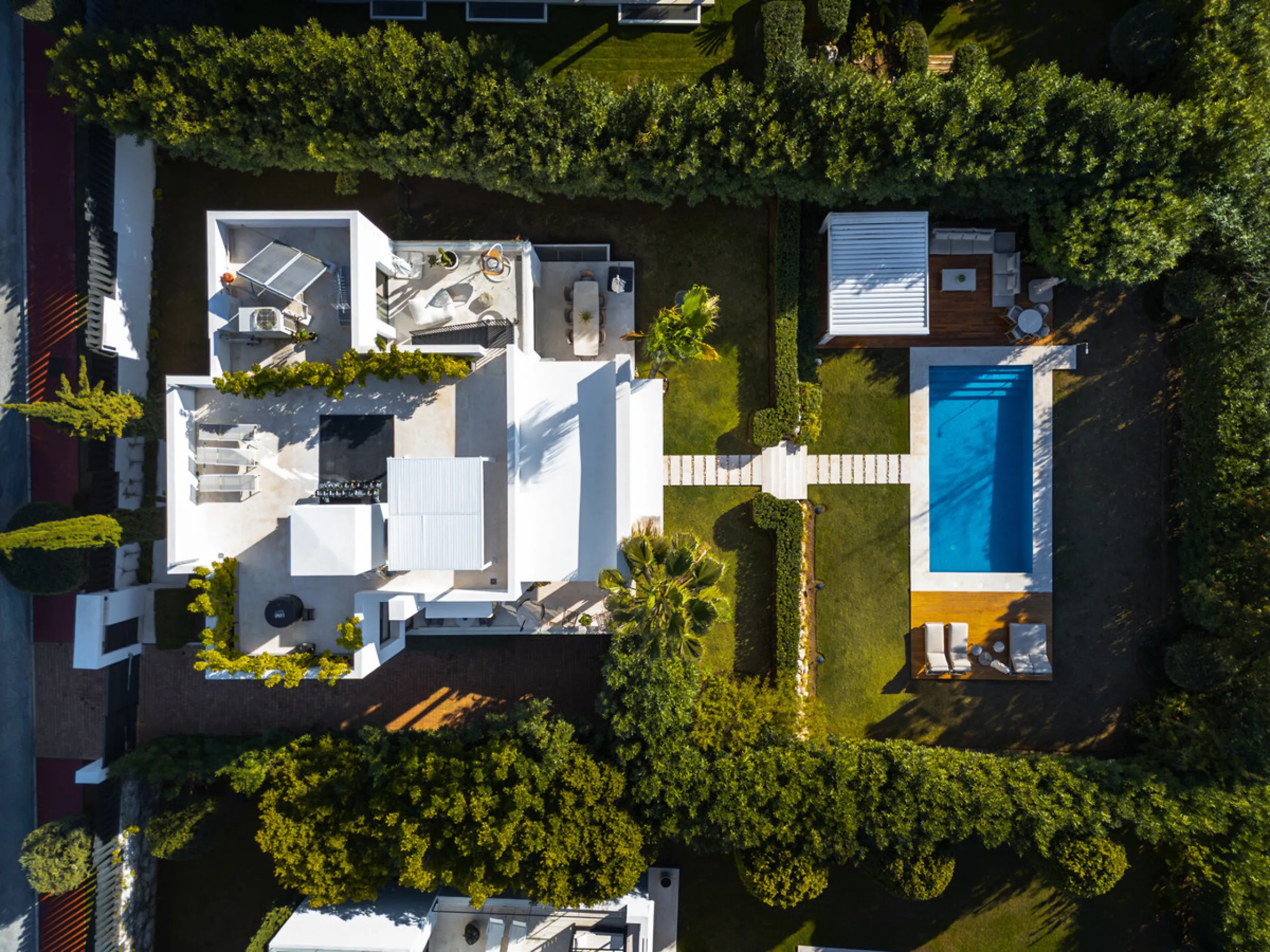 Set within the prestigious, fully gated Los Olivos community with 24/7 security, this contemporary villa sits on the largest plot in the development, offering unmatched privacy, space, and a prime location. Occupying a generous 1,351 m² plot, the property