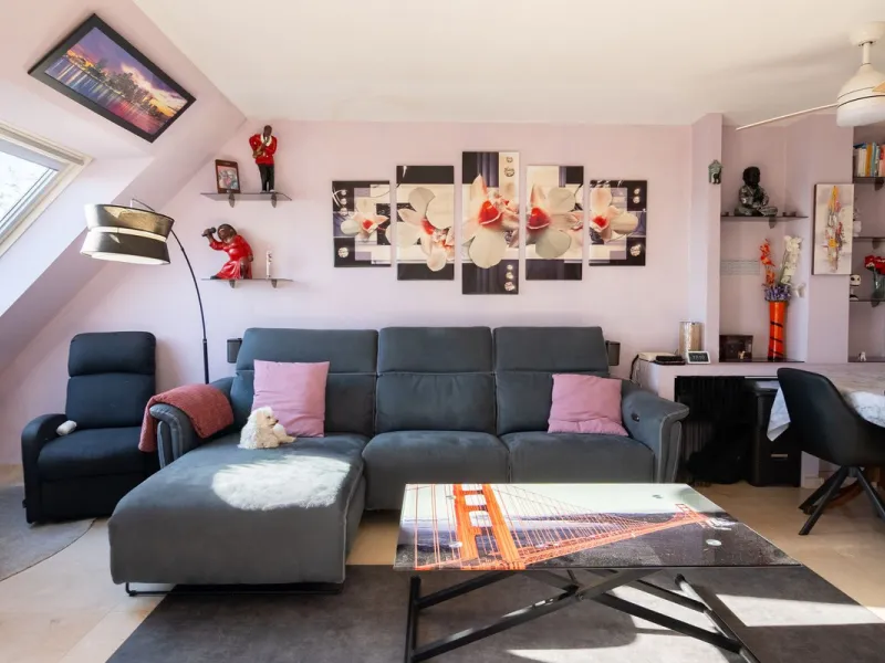 House - Townhouse в продаже в Estepona, Málaga. В доме 4 спален и 4 ванных комнат. Площадь дома 220 м². Площадь участка 33 м²