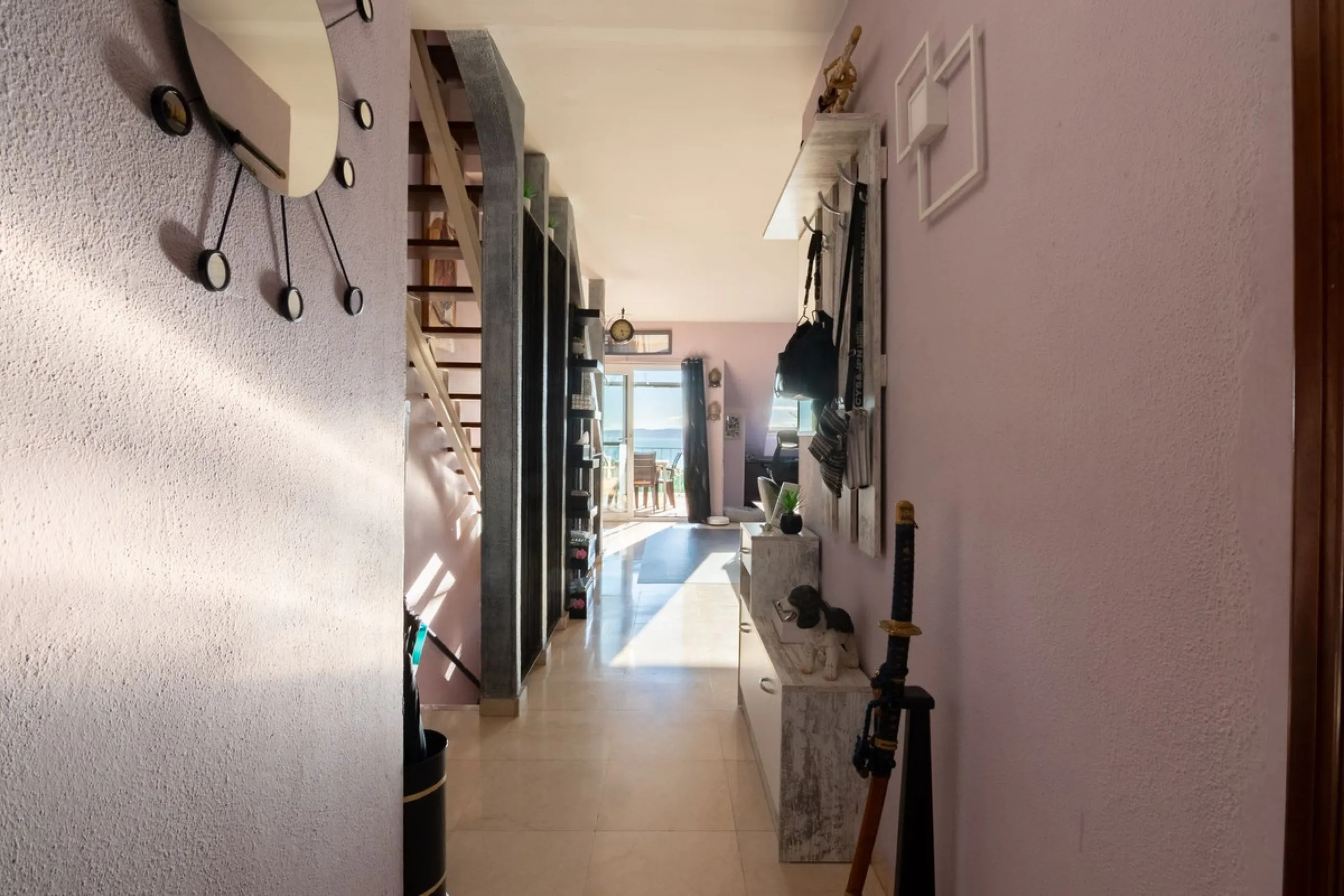 House - Townhouse в продаже в Estepona, Málaga. В доме 4 спален и 4 ванных комнат. Площадь дома 220 м². Площадь участка 33 м²