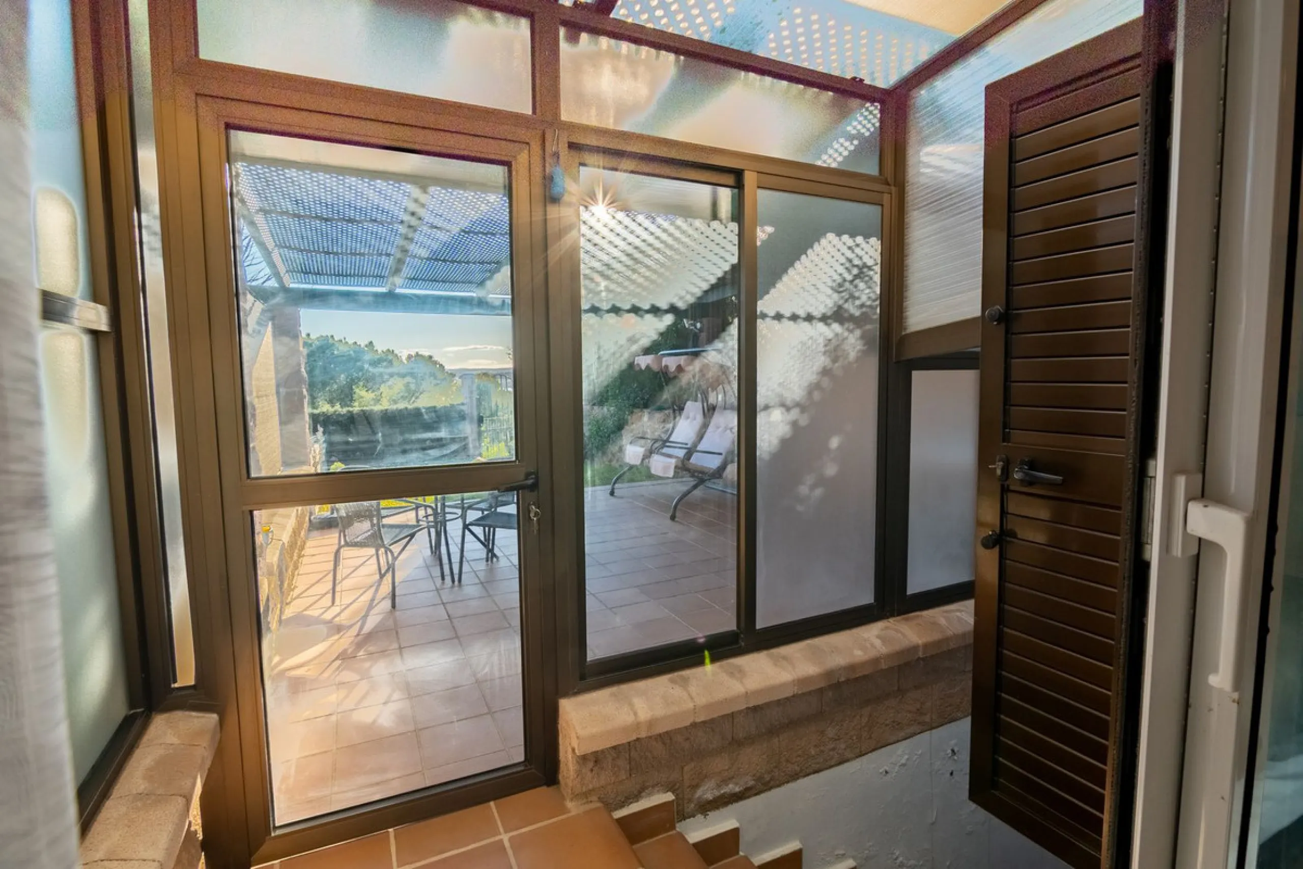 House - Townhouse в продаже в Estepona, Málaga. В доме 4 спален и 4 ванных комнат. Площадь дома 220 м². Площадь участка 33 м²
