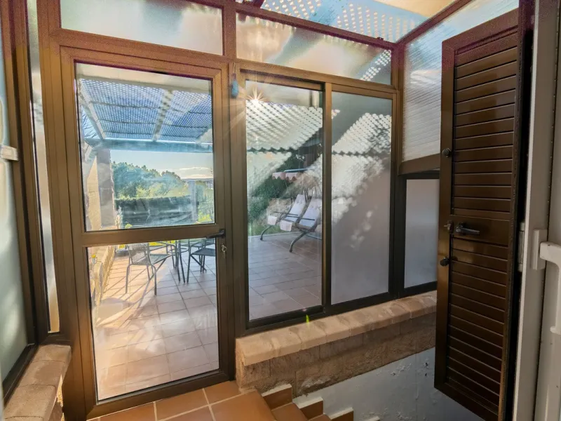 House - Townhouse в продаже в Estepona, Málaga. В доме 4 спален и 4 ванных комнат. Площадь дома 220 м². Площадь участка 33 м²