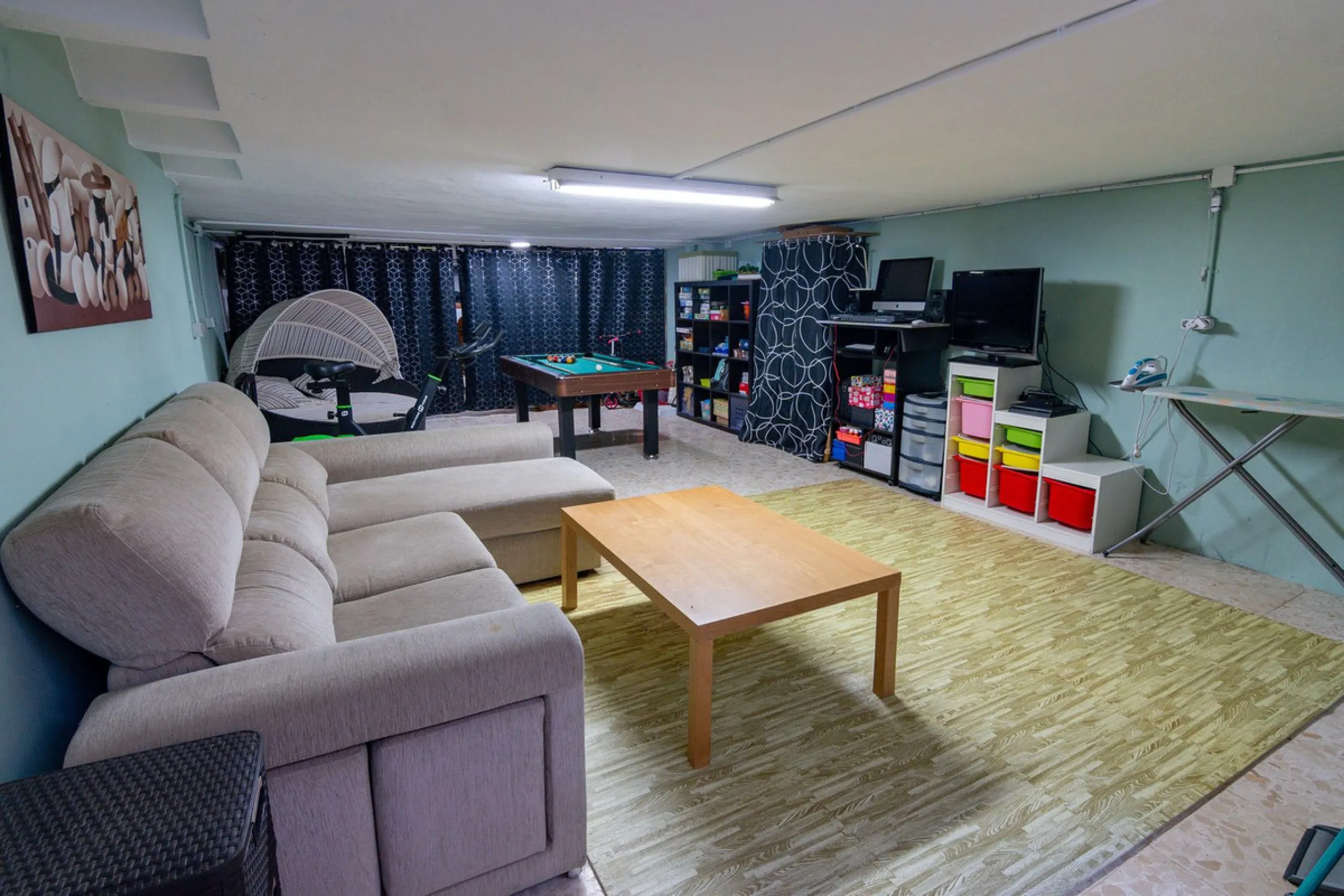 House - Townhouse в продаже в Estepona, Málaga. В доме 4 спален и 4 ванных комнат. Площадь дома 220 м². Площадь участка 33 м²