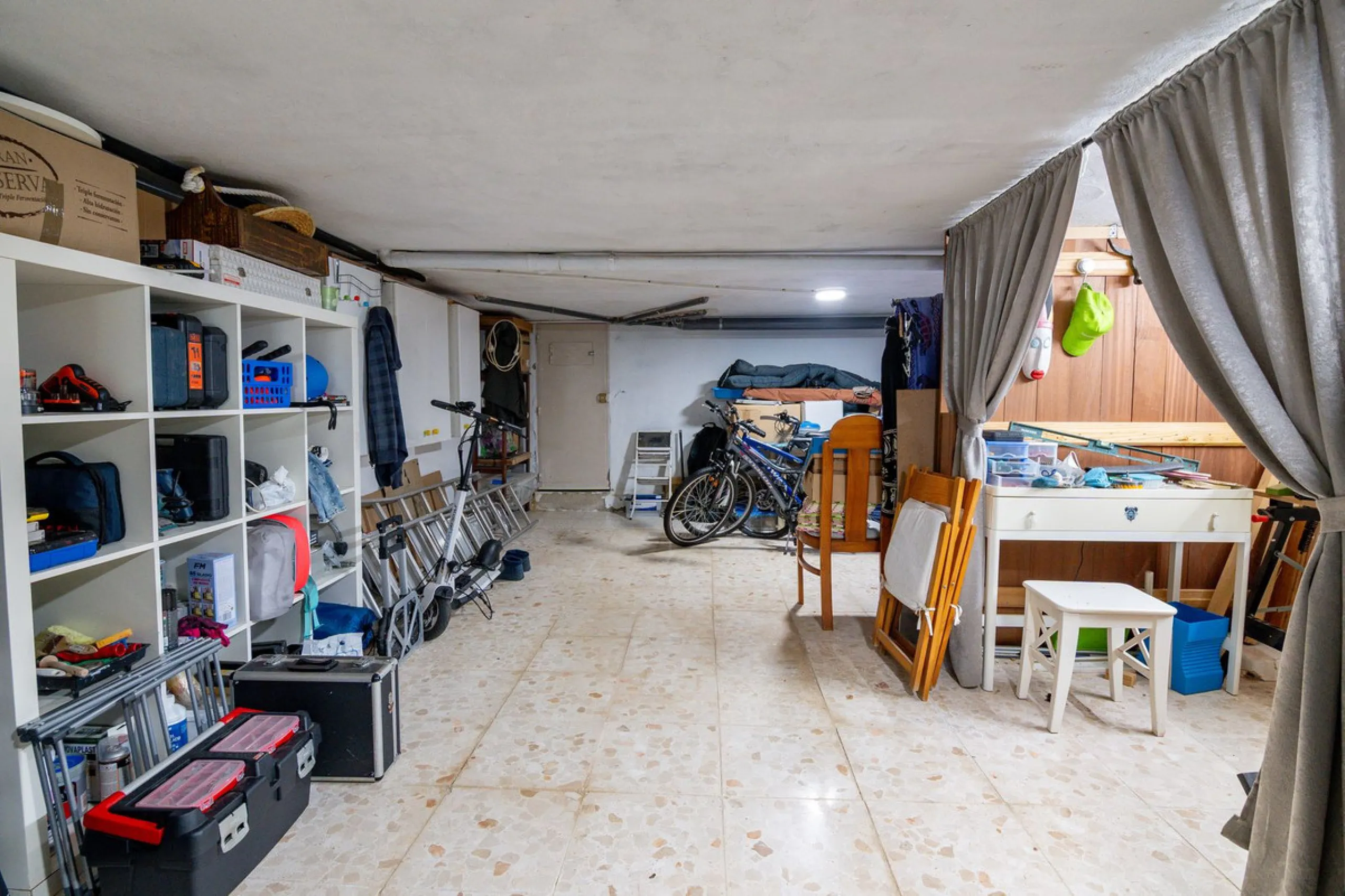 House - Townhouse в продаже в Estepona, Málaga. В доме 4 спален и 4 ванных комнат. Площадь дома 220 м². Площадь участка 33 м²