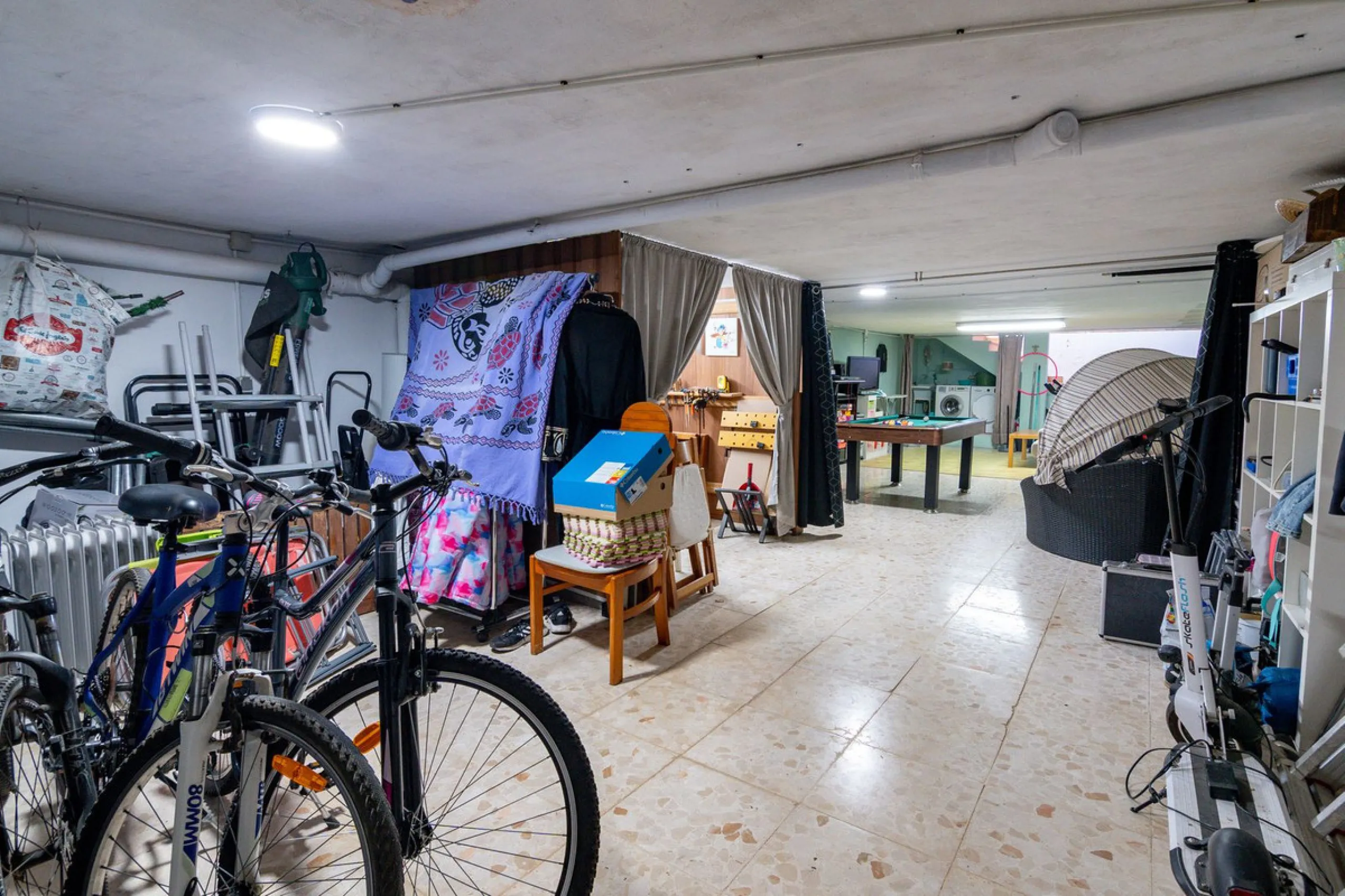 House - Townhouse в продаже в Estepona, Málaga. В доме 4 спален и 4 ванных комнат. Площадь дома 220 м². Площадь участка 33 м²