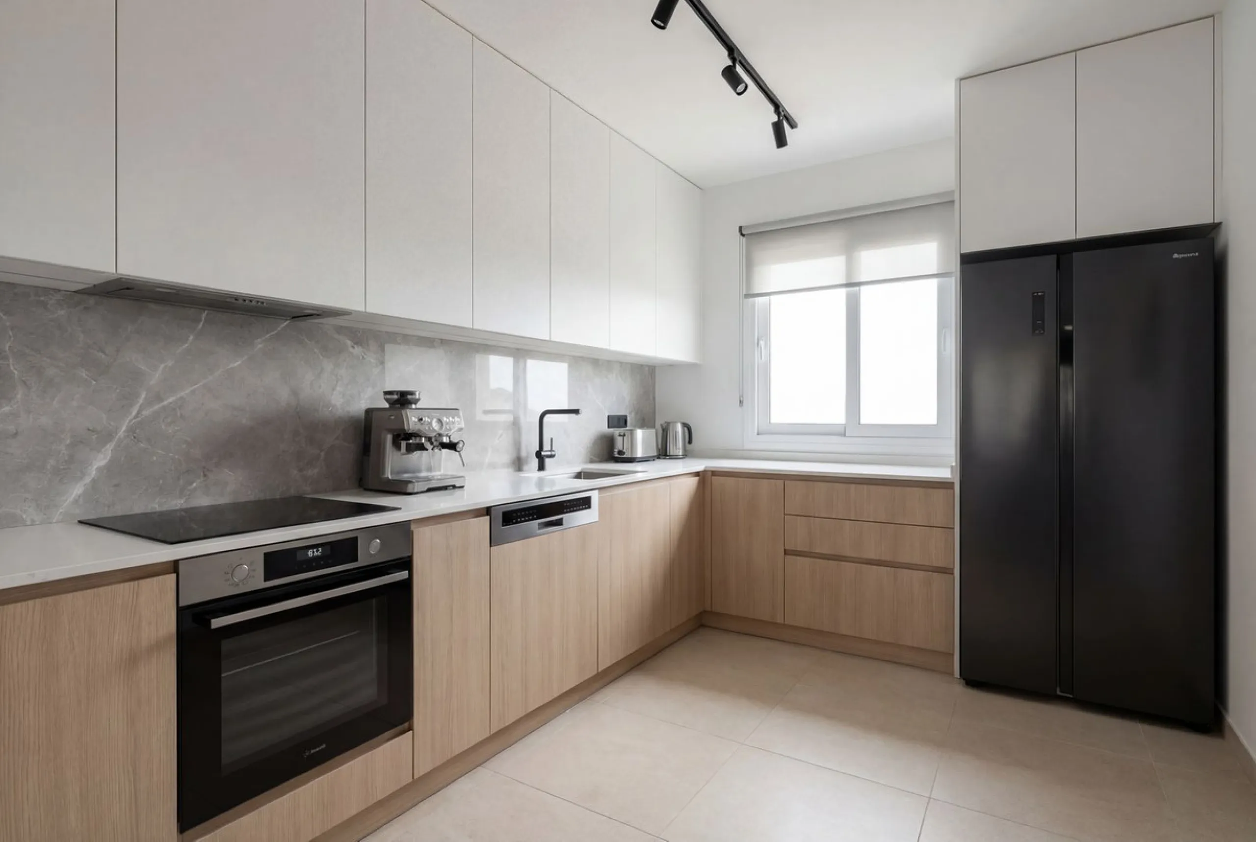 House - Townhouse в продаже в Estepona, Málaga. В доме 4 спален и 4 ванных комнат. Площадь дома 220 м². Площадь участка 33 м²