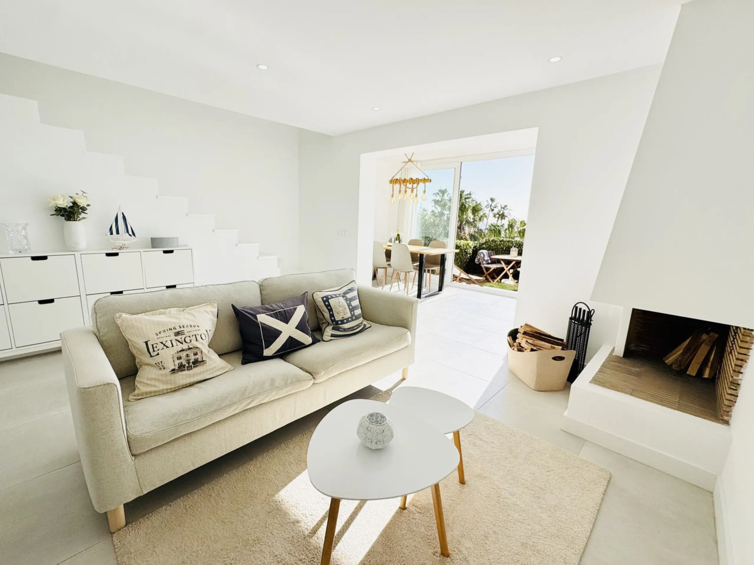 Stylish, fully renovated townhouse in the heart of Mijas Costa just steps from Fuengirola's beach walk, ideal as a permanent home, holiday residence or investement with excellent rental potential.