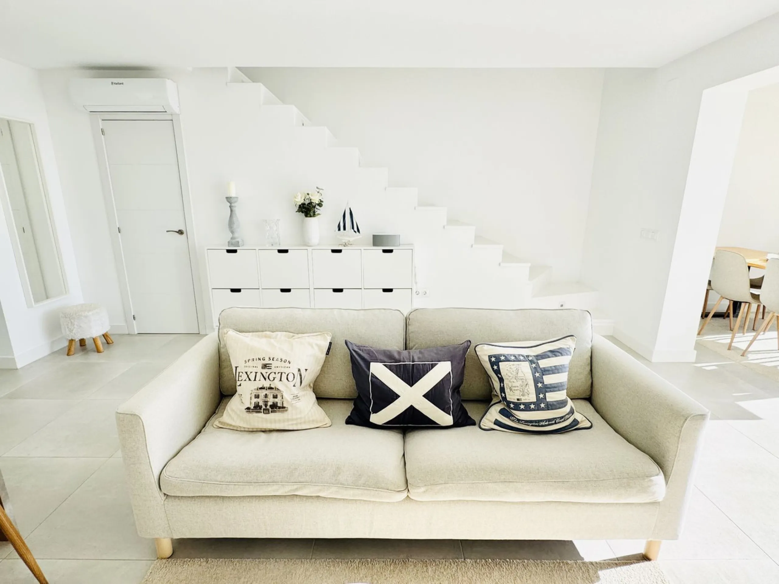 Stylish, fully renovated townhouse in the heart of Mijas Costa just steps from Fuengirola's beach walk, ideal as a permanent home, holiday residence or investement with excellent rental potential.