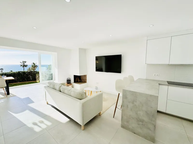 Stylish, fully renovated townhouse in the heart of Mijas Costa just steps from Fuengirola's beach walk, ideal as a permanent home, holiday residence or investement with excellent rental potential.