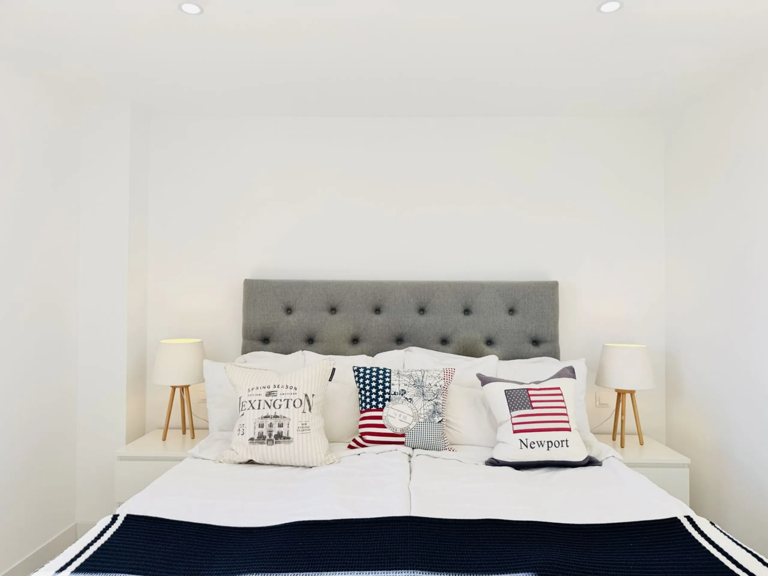 Stylish, fully renovated townhouse in the heart of Mijas Costa just steps from Fuengirola's beach walk, ideal as a permanent home, holiday residence or investement with excellent rental potential.