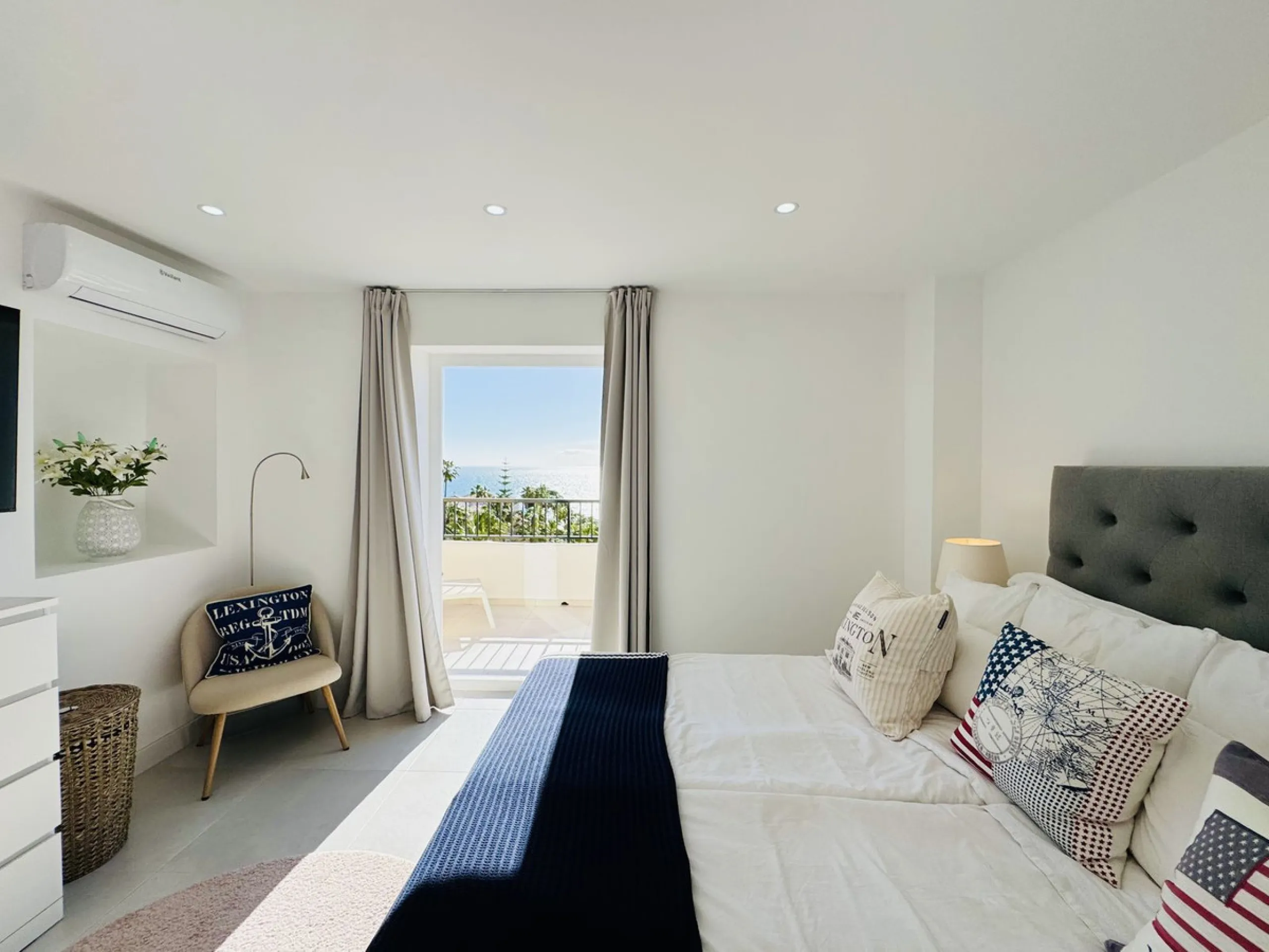 Stylish, fully renovated townhouse in the heart of Mijas Costa just steps from Fuengirola's beach walk, ideal as a permanent home, holiday residence or investement with excellent rental potential.