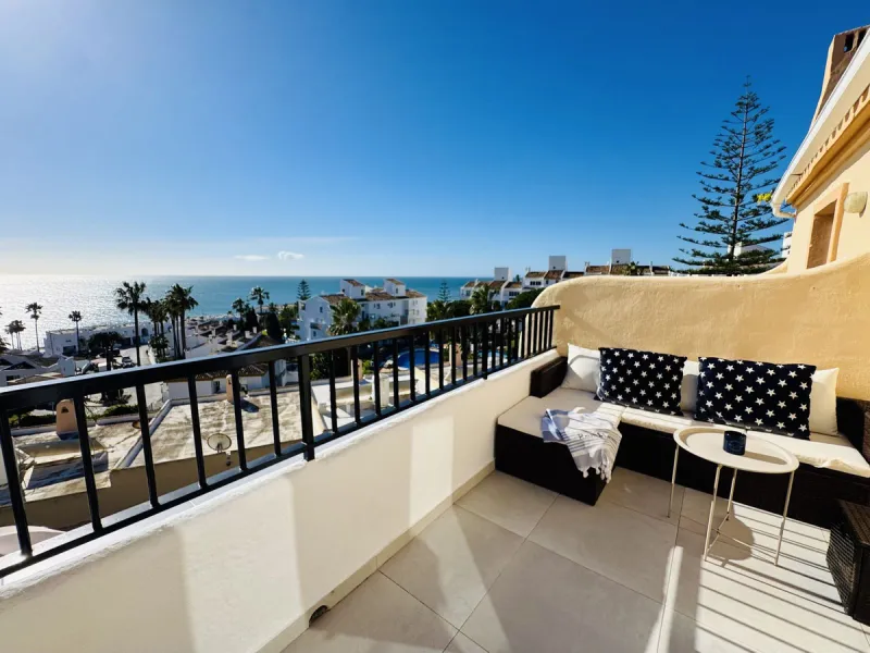 Stylish, fully renovated townhouse in the heart of Mijas Costa just steps from Fuengirola's beach walk, ideal as a permanent home, holiday residence or investement with excellent rental potential.