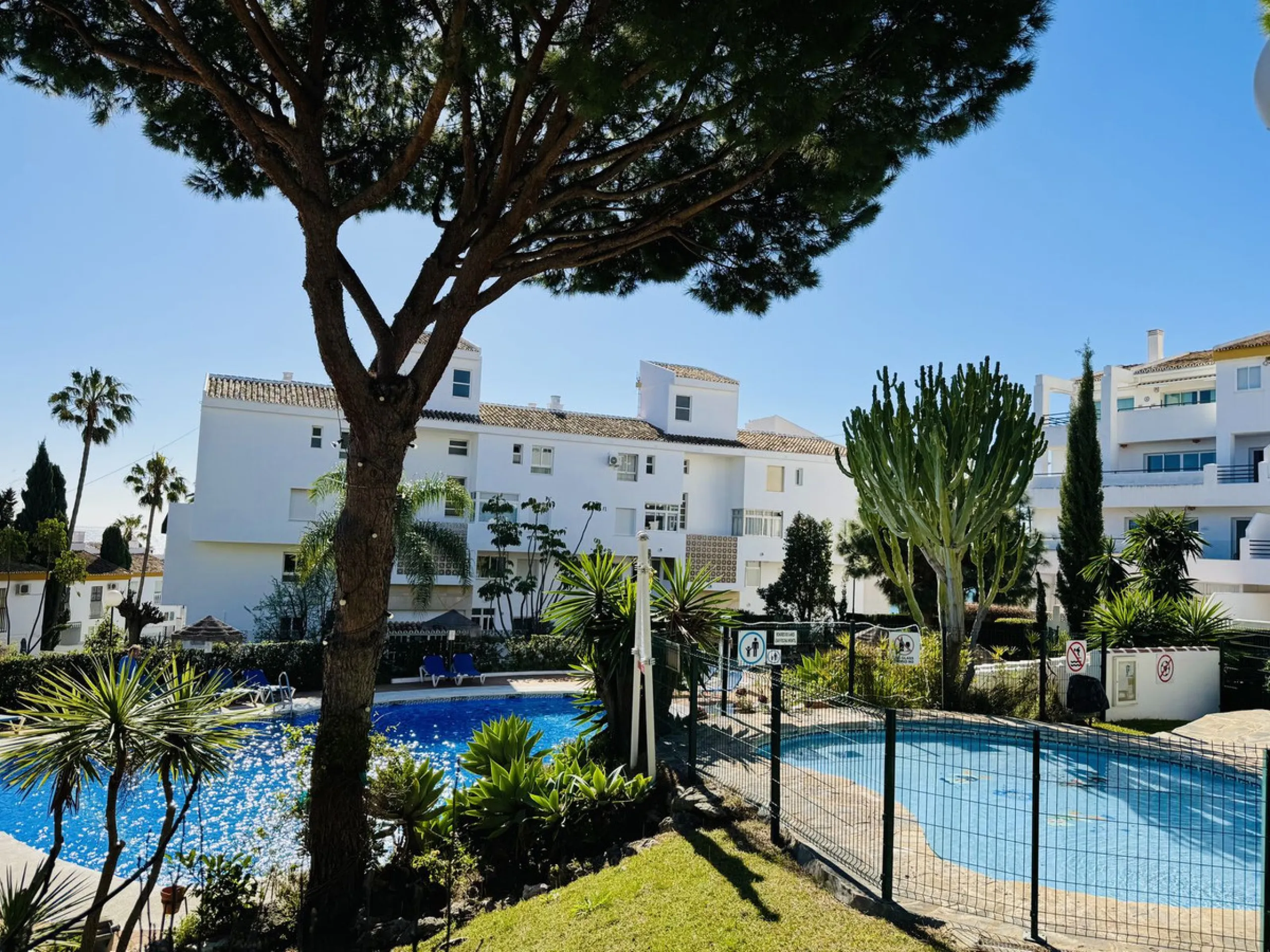 Stylish, fully renovated townhouse in the heart of Mijas Costa just steps from Fuengirola's beach walk, ideal as a permanent home, holiday residence or investement with excellent rental potential.