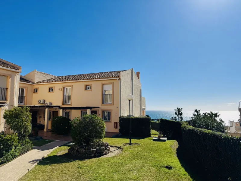 Stylish, fully renovated townhouse in the heart of Mijas Costa just steps from Fuengirola's beach walk, ideal as a permanent home, holiday residence or investement with excellent rental potential.