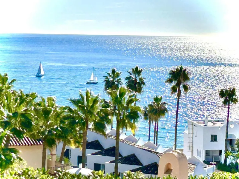 Stylish, fully renovated townhouse in the heart of Mijas Costa just steps from Fuengirola's beach walk, ideal as a permanent home, holiday residence or investement with excellent rental potential.