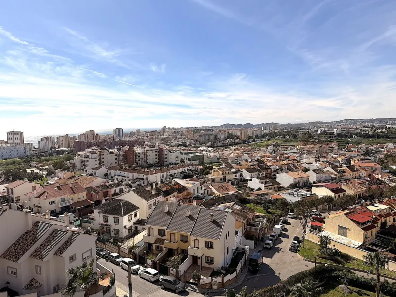 We are pleased to present this spacious property with excellent potential, ideal both as a permanent residence and as a smart investment opportunity.