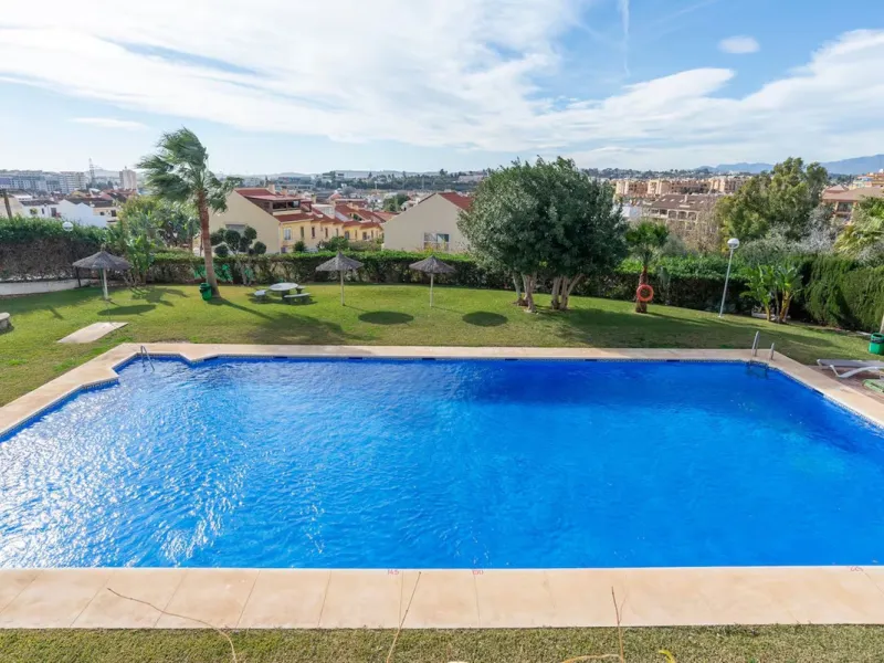 We are pleased to present this spacious property with excellent potential, ideal both as a permanent residence and as a smart investment opportunity.