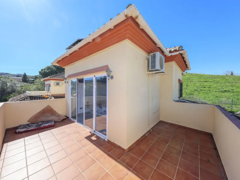 Upgraded Modern Villa with Solar Panels