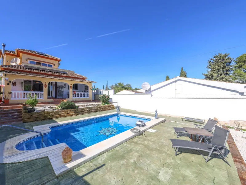 Upgraded Modern Villa with Solar Panels